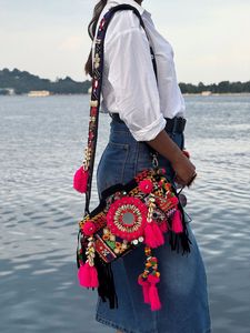 Bolso de mano tipo clutch de algodón con bordado de espejos en el hombro para mujer india, ideal para bodas, Ramadán, regalos de fiesta y eventos festivos. - Product Image 2