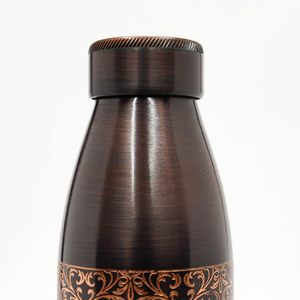 Botella de Agua de Cobre Antigua de Lujo con Grabado Floral, Botella Metálica Hecha a Mano para Hogar, Oficina, Viajes y Regalos - Product Image 5