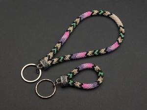 Chaîne de poignet artisanale en perles naturelles avec motifs colorés pour femmes, style tendance au quotidien et pour les amateurs d'artisanat - Product Image 3