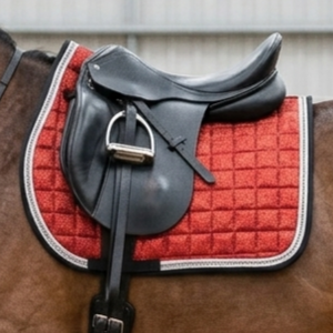Premium Custom Logo <b>Red</b> <b>Glitter</b> Sparkle Horse Saddle Pad Square Quilted Show Jumping General Purpose Saddlecloth Rhinestone - Product Image 2