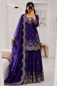 Nuevo Conjunto de Traje Sharara y Dupatta de Satén con Bordado de Lentejuelas y Cordón, Diseño TENNECY, de Gujarat - Product Image 3