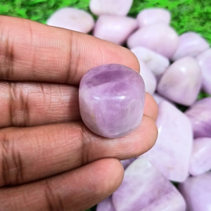 หินคุนไซต์สีชมพูธรรมชาติ ชักราลูเม่ ขัดเงาอย่างดี หินกลมสำหรับตกแต่งหรูหรา ฟงชุ่ย หินบำบัด คริสตัลเรกิ สำหรับการทำสมาธิ เครื่องประดับ - Product Image 4