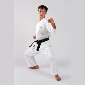 Kimono de karaté blanc pour homme, 100 % coton, respirant et léger, avec ceinture noire, gants rouges et protège-tibias - Product Image 5