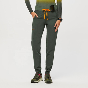 Ensemble de Blouse et Pantalon Vert Respirant de Qualité Supérieure pour Femme 2026 – Tenue d'Hôpital en Polyester Tricoté - Product Image 3