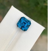 Pierre précieuse naturelle Topaze bleue de Londres de Hasnain Gems, taille princesse carrée, calibrée du Rajasthan, disponible dans toutes les tailles