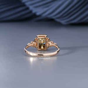 Bague en or jaune 14 carats avec moissanite taille marquise, taille radiant et taille ronde pour femme, luxe, 1,81 carat de poids total, 2,23 grammes, mariage, haute joaillerie - Product Image 6