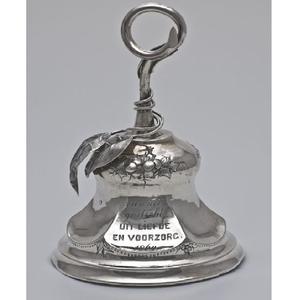 Nouvel Arrivage : Cloche à main traditionnelle en laiton faite à la main avec manche en bois, idéale pour les chants dévotionnels et les cérémonies de prière - Product Image 3