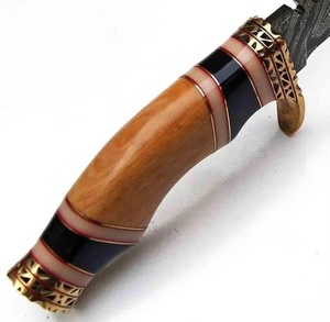 Couteau Bowie artisanal en acier Damas avec manche en bois et Micarta, lame fixe, étui en cuir, couteaux de chasse par A&M EnterPrises - Product Image 2