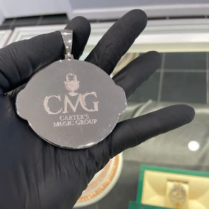 Colgante unisex de plata maciza 925 con moissanita grande de 21.00 ct, chapado en oro, estilo hip hop, con inicial de nombre personalizada. - Product Image 2