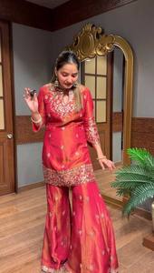 Ensemble indien pakistanais brodé en soie avec travail de miroirs, Kurti, Palazzo, Dupatta, Salwar Kameez pour femmes, pour mariage et fête - Product Image 2