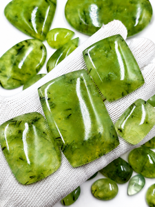 Cabochons en pierre précieuse naturelle de préhnite en gros |   Prehnite verte polie |   Formes et tailles personnalisées - Product Image 4