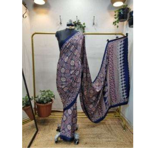 Sari de crepé satinado estampado en azul Ajrakh para mujer |   Ropa Étnica Ligera para Bodas y Fiestas con Tela de Secado Rápido y Blusa - Product Image 3