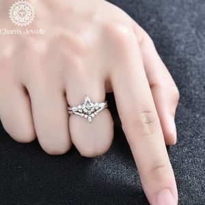 Anillo de compromiso de moissanita para mujer, chapado en oro rosa sobre plata, corte cojín, engaste de garras, estilo clásico - Product Image 1