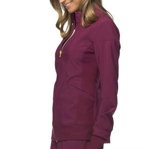 Blouse de travail imperméable noire pour femmes, idéale pour le personnel médical, les infirmières, les esthéticiennes, les coiffeuses, les cuisiniers et les professionnels de la beauté, à prix abordable - Product Image 3