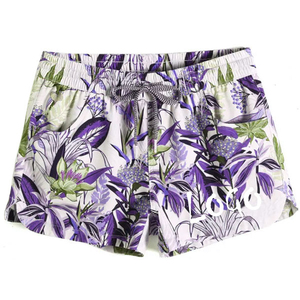Short de bain décontracté pour femme avec imprimé sublimé, short de plage une pièce avec logo avant, short de plage pour femme - Product Image 3