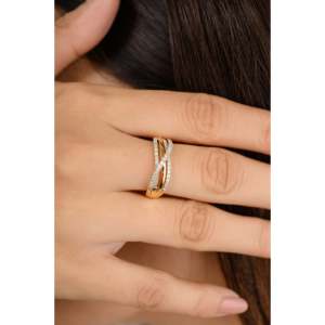 18K White Gold Cushion & Emerald Cut Diamond Crossover Wedding Ring - Product Image 6