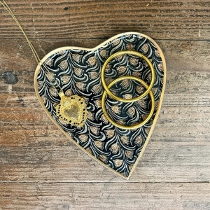 HEART PLATEAU ALBIZIA Checkered Contemporary Plant Pattern <b>Spring</b> Enameled Aluminum Heart Tray Lightweight Valentine's Day - Product Image 5