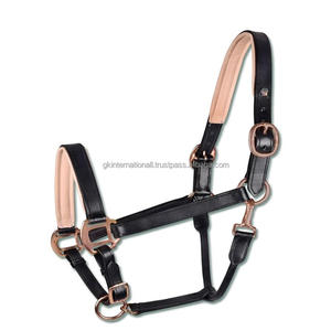 Licol de cheval en cuir rembourré de haute qualité avec des accessoires en or rose de qualité supérieure et une bride réglable - Product Image 2