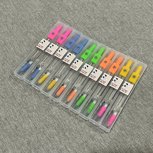 Compás Clásico para Estudiantes con Diseño Ajustable y Construcción Metálica Resistente, con Mina Reemplazable, Modelo 688, Agarre Estable - Product Image 1