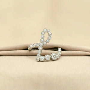 Anillo de Plata de Ley 925 con Inicial Personalizada en Forma de Letra L, con Moissanita Redonda de Corte Brillante, para Aniversario, Compromiso o Boda - Product Image 1