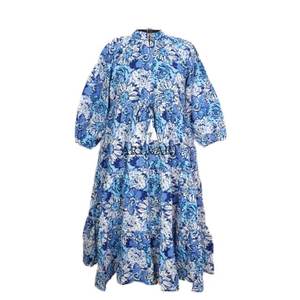 เดรสทรงเอไลน์ผ้าฝ้ายพิมพ์ลายด้วยมือ เป็นมิตรกับสิ่งแวดล้อม ระบายอากาศได้ดี  สำหรับผู้หญิง สไตล์ลำลอง - Product Image 1