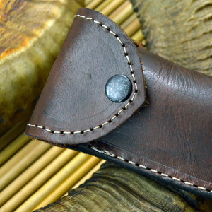 Cuchillo Plegable Imperial de Acero de Damasco con Hoja de Punta Caída y Mango Rojo para Camping - Product Image 6