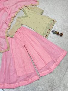 Robe de mariée longue en soie crème avec broderie rose, tenue traditionnelle indienne et pakistanaise, coupe ample pour femme - Product Image 6