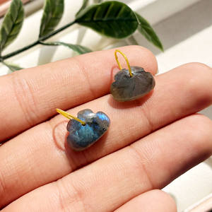 Colgante de Labradorita Natural en Forma de Nube, Amuleto de Piedra Preciosa Hecho a Mano, Joyería Curativa, Regalo para Ella - Product Image 2