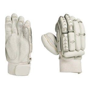 Gants de frappe de cricket en cuir Pittards professionnels personnalisés, légers, haute protection, rembourrage gris glacé, protège-mains de frappe. - Product Image 2