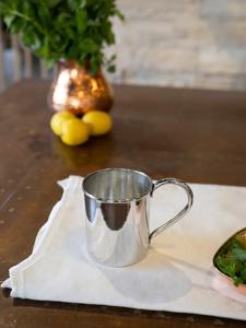 Mug en cuivre finition argentée simple, élégant, idéal pour le thé, le café, la bière, l'eau, parfait pour servir et pour une utilisation à la maison, en cuisine ou à la salle à manger. - Product Image 4