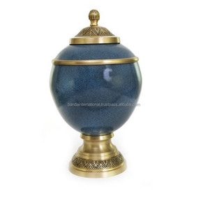 Urnas de cremación de latón de alta calidad y forma única con pulido de grabado y urnas funerarias de metal con acabado azul azulado - Product Image 4