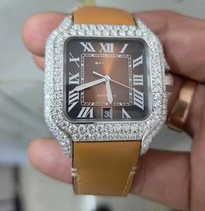 Reloj de Lujo Plateado con Incrustaciones de Diamantes VVS Moissanite, Bisel con Esfera Degradada Marrón, Números Romanos, Correa de Cuero Color Bronceado, Reloj Personalizado para Hombre - Product Image 4