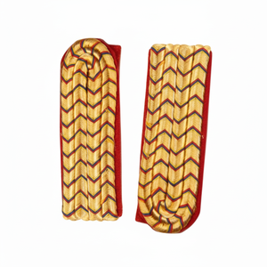 Insignias de hombro de tela roja con patrón de chevron dorado tejido, insignias rectangulares personalizadas, insignia de rango dorada con pin de tela. - Product Image 4