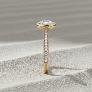 แหวนหมั้นแบบฝังเพชรทรงเพว์ในตัวเรือนทองคำแท้ |   เพชรที่ได้รับการรับรองจาก IGI ผลิตในห้องปฏิบัติการ |   ข้อเสนอแต่งงานแบบมินิมอลลิสต์ที่เปล่งประกาย - Product Image 3