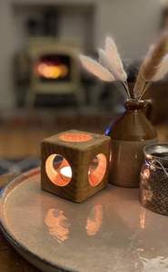 Portavelas de Madera con Acabado Natural, Artículo de Decoración para el Hogar con Linterna y Frasco, Portavelas de Madera de Origen Indio - Product Image 2