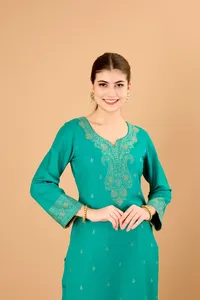Ensemble de vêtements d'hiver en viscose de haute qualité Safaa, Salwar Kameez indien, costume en laine pour femmes, vente en gros - Product Image 3