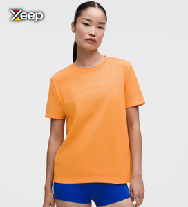 Camiseta Deportiva Ligera Informal para Mujer XEEP, Personalizable, Corte Holgado, Manga Corta, Transpirable, Cuello en V, con Letras, Poliéster/Algodón - Product Image 2