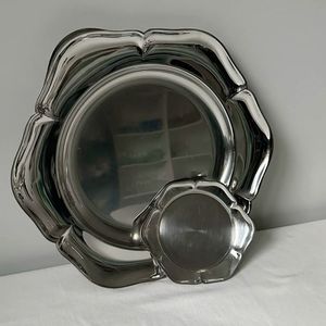 Modern Design Silver Charger <b>Plate</b> Small Large Size Dish Serving Metal <b>Plates</b> Customizable Designs Serveware For Restaurants use - Product Image 1