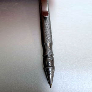 Bolígrafo exclusivo de acero de Damasco, instrumento de escritura ejecutivo para oficina, ideal para regalo corporativo y promoción. Bolígrafo de escritura de acero de Damasco. - Product Image 3