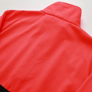 เสื้อแจ็คเก็ตนิรภัยสีแดงสะท้อนแสงพร้อมแถบสะท้อนแสงและสีดำ แขนยาว สำหรับงานอุตสาหกรรม จัดจำหน่ายทั่วโลก B2B - Product Image 4