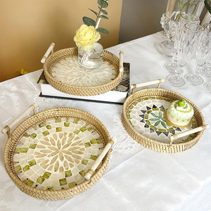 Plateau organisateur en rotin et nacre de haute qualité pour la décoration intérieure et le service – Plateau en nacre et rotin - Product Image 3
