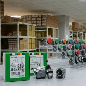 100% Original Schneider XD4PA24 Joystick Controller 22mm 4-Direction Metal <b>Button</b> Switch 1NO 3A 240VAC Genuine New In Box - Product Image 4