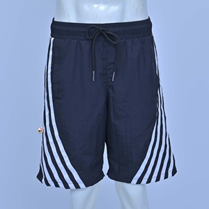 Shorts de bain pour hommes en polyester couleur unie, taille à cordon de serrage, logo brodé, séchage rapide, décontractés, longueur Bermuda, vente en gros - Product Image 1