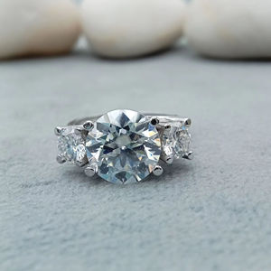 Anillo de Compromiso y Aniversario Clásico para Mujer en Oro Sólido de 14K con Diamante de Corte Brillante de 2.5ct, Certificado IGI - Product Image 1