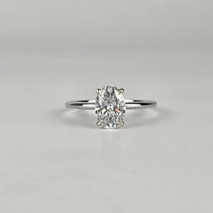 Anillo de compromiso y boda con diamante cultivado en laboratorio de 2.3 CT, chapado en oro de 18k, corte ovalado, ideal para regalo. - Product Image 2