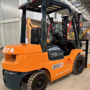 Montacargas Diésel 7FD30 Usado con Desplazador Lateral Hidráulico, Mástil de Dos/Tres Etapas, Capacidad de 3 Toneladas, Motor Japonés - ¡Oferta! - Product Image 1