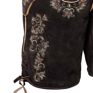 Shorts bavarois en cuir noir pour homme avec motif floral brodé, taille mi-haute, style vintage, fermeture boutonnée. - Product Image 3