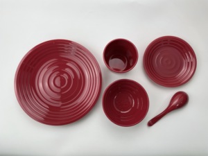 [Venta Directa de Fábrica] Juego de Cubiertos de Resina PGT Hecho en Taiwán: Taza, Tazón, Plato, Cuchara. Resistente. Duradero y elegante.-Rojo clásico - Product Image 2