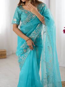 Sari en organza de soie brodé de créateur avec blouse non cousue – Vêtements de mariage et de cérémonie - Product Image 5