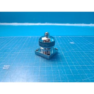Vanne à diaphragme à montage en surface Swagelok SS-MSM-HFD3B-P60, utilisée comme pièce détachée pour équipement semi-conducteur Legacy - Product Image 3